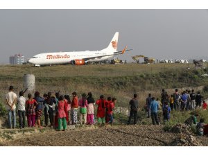 Nepal’de uçak pistten çıktı, uçuşlara ara verildi