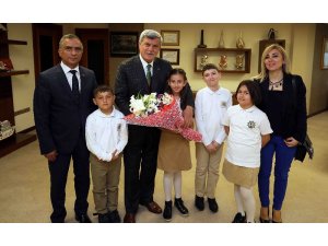 Başkan Karaosmanoğlu, öğrencileri ağırladı