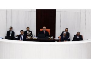 TBMM Başkanı İsmail Kahraman idaresinde açılan TBMM Genel Kurulunda milletvekili genel seçiminin yenilenmesi ve seçimin 24 Haziran 2018 tarihinde yapılması hakkında önergenin görüşmelerine başlandı.