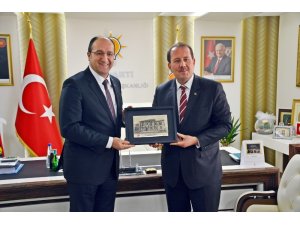 Karacan’dan AK Parti İl Başkanlığı’na ziyaret