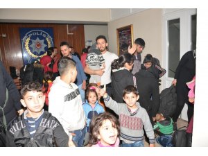Aliağa’da 27 göçmen yakalandı