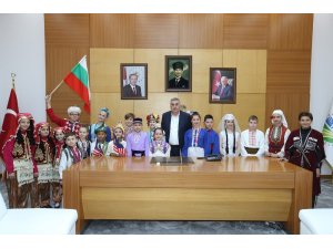 Başkan Toçoğlu, Uluslararası Halk Oyunları Delegasyonu’nu ağırladı