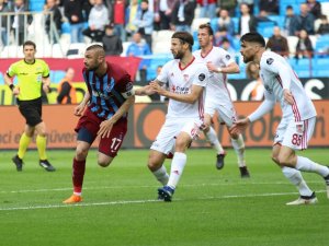 Spor Toto Süper Lig: Trabzonspor: 0 - Demir Grup Sivasspor: 1 (İlk yarı)