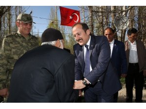Vali Ali Hamza Pehlivan, Kore Gazisi Kemal Kalacoş’u ziyaret etti