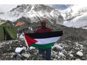 Filistinli genç tek bacağıyla Everest’e çıktı