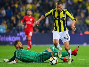 Spor Toto Süper Lig: Fenerbahçe: 2 - Antalyaspor: 1 (İlk yarı)