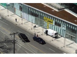 Toronto’da a bir kamyonet yayaların içine daldı
