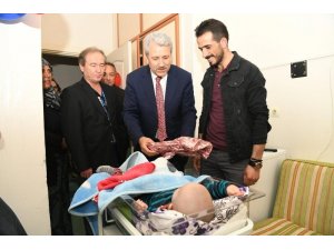 Rektör Budak, 23 Nisan’ı hastanede tedavi gören çocuklarla kutladı