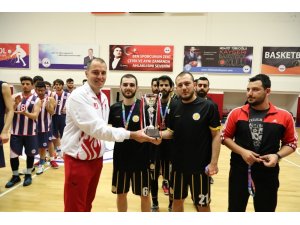 ERÜ Basketbol Takımı Namağlup Şampiyon