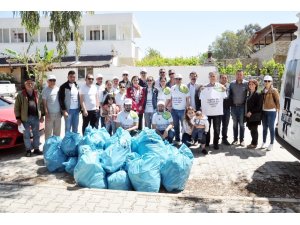 Milas’ta CHP’li gençlerden çevre temizliği