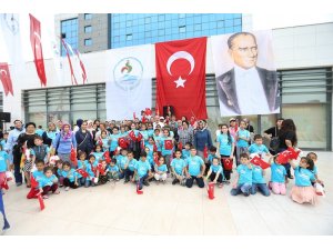 Pamukkale Belediyesi’nden çocuklara özel bayram eğlencesi