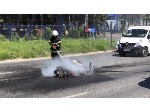 Motosiklet ve otomobil çarpıştı: 1 ölü