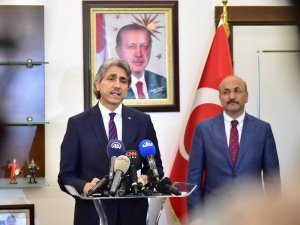 Fatih Belediye Başkanı Mustafa Demir milletvekilliği aday adaylığı için görevinden istifa etti