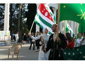 Çerkesler Abhazya’da kutlama yaptı