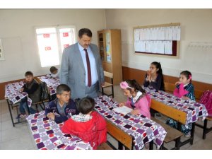 Ağrı Milli Eğitim Müdürü Turan’dan okul ziyaretleri