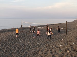 Akçakoca’da plaj voleybolu sezonu başladı