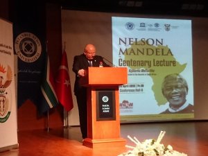 Nelson Mandela 100’üncü doğum yılında anıldı