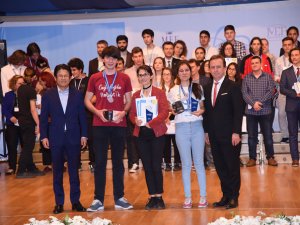 27. Dr. İbrahim Arıkan MEF Eğitim Kurumları Araştırma Projeleri Yarışma Ödülleri sahiplerini buldu