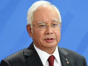 Eski Malezya Başbakanı Rezak'ın evlerine operasyon