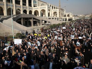 İran'daki gösterilerde iki kişi öldü