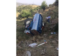 Kula’da traktör devrildi: 1 ölü, 1 yaralı