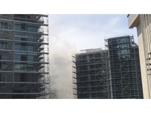 Lüks site inşaatında yangın paniği