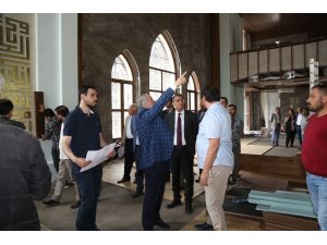 Asri Mezarlık’ta yenileme çalışmaları sürüyor