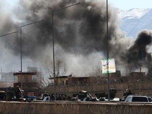 Afganistan'da Taliban iki ilçeye saldırdı