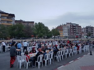 Develi’de vatandaşlar için iftar programı düzenlendi