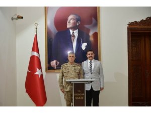 Jandarma Genel Komutanı Orgeneral Arif Çetin, Erzincan Valiliği’ni ziyaret etti