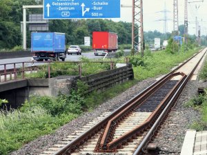 Almanya’da trenin altında kalan 13 yaşındaki Türk çocuğu öldü