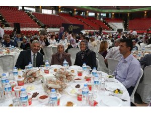 Başkan Çelik Belediye çalışanlarıyla iftar açtı