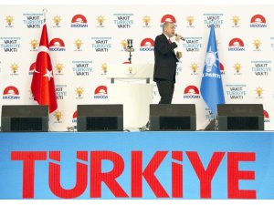 Cumhurbaşkanı Recep Tayyip Erdoğan, "Eğitimde bir kalite seferberliği başlatıyoruz. Müfredatı ülkemizin ihtiyaçlarına ve çağın gerekliliklerini yansıtacak şekilde güncelleyeceğiz" dedi.