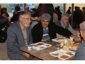 İnönü Belediyesi Erenköy’de iftar sofrası kurdu