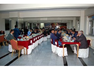 Bitlis’teki Kanaat Önderleri iftar yemeğinde bir araya geldi