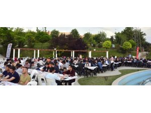 ÇOMÜ  ve Hüseyin Akif Terzioğlu Şevkat Yuvası Vakfı ile her akşam öğrencilere iftar ikramı