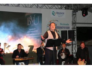 Ahmet Özhan’dan musiki ziyafeti