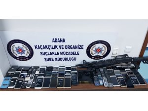 Adana’da kaçak cep telefonu operasyonu: 4 gözaltı