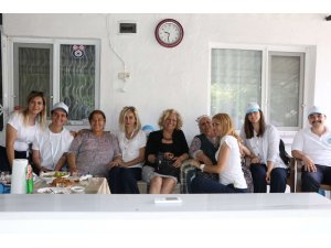 Manisa Büyükşehir’in sosyal doku ekibi kapı kapı geziyor