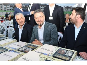 Esenyurt’ta düzenlenen iftara Ulaştırma, Denizcilik ve Haberleşme Bakanı Ahmet Arslan katıldı