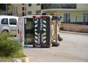 Tokat’ta öğrenci servisi ile otomobil çarpıştı: 7 yaralı