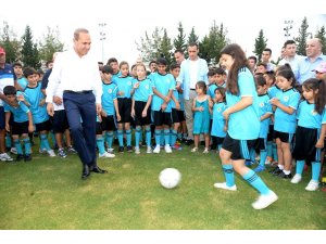 Adana’da 7 bin çocuğa ücretsiz futbol eğitimi