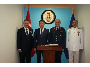 Milli Savunma Bakanı Canikli, Türk Askeri Temsil Heyeti Başkanlığını ziyaret etti