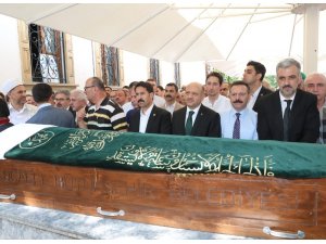 Başbakan Yardımcısı Işık, Mesut Barış’ın cenazesine katıldı