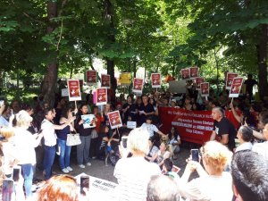 Hayvanlara yönelik şiddet protesto edildi