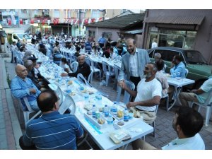 İzmit Belediyesi’nden Kuruçeşme’de 2 bin kişilik iftar