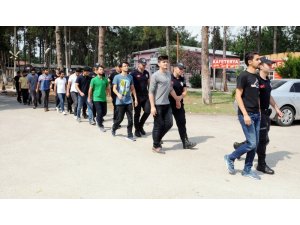 Adana’da FETÖ’ye yönelik operasyonda gözaltına alınan 12 kişi adliyeye sevk edildi