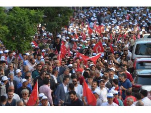 Kırıkkale’de 5 bin kişi miting alanına yürüdü