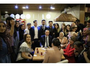 Cumhurbaşkanı Erdoğan’dan ’kıraathane’ ziyareti