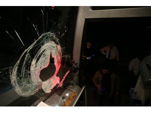 Yolcu otobüsüne taşlı saldırı